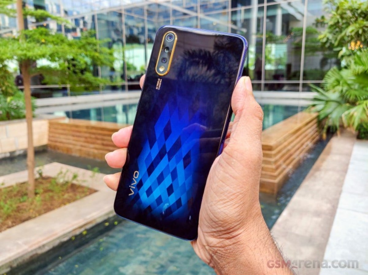 Vivo възражда една забравена легенда: Новият Vivo S2 се завръща на пазара след 7-годишно отсъствие