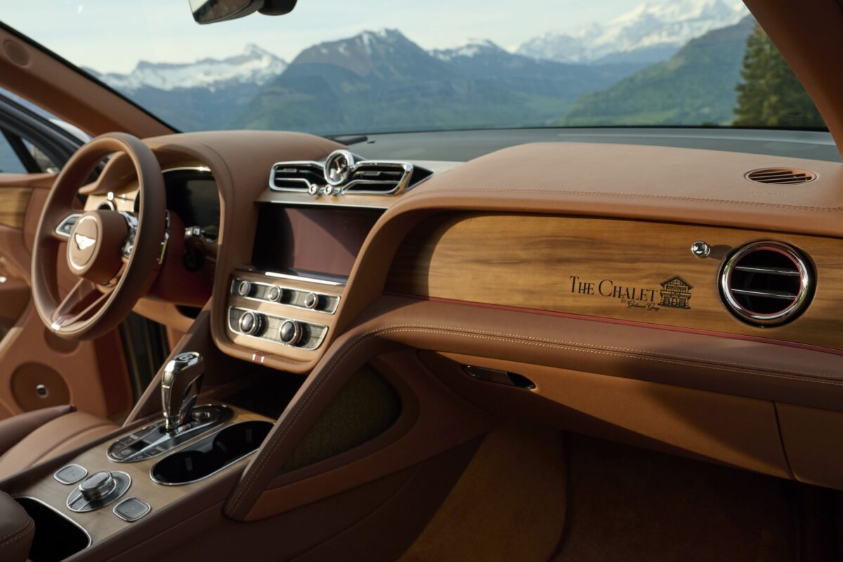 Bentley показа Bentayga Chalet Edition чрез Gstaad Guy