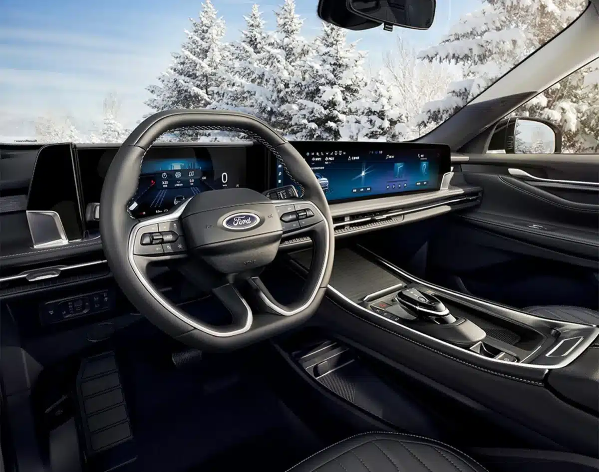 В Китай Ford подготвя обновен Edge L: какви промени са направени по каросерията