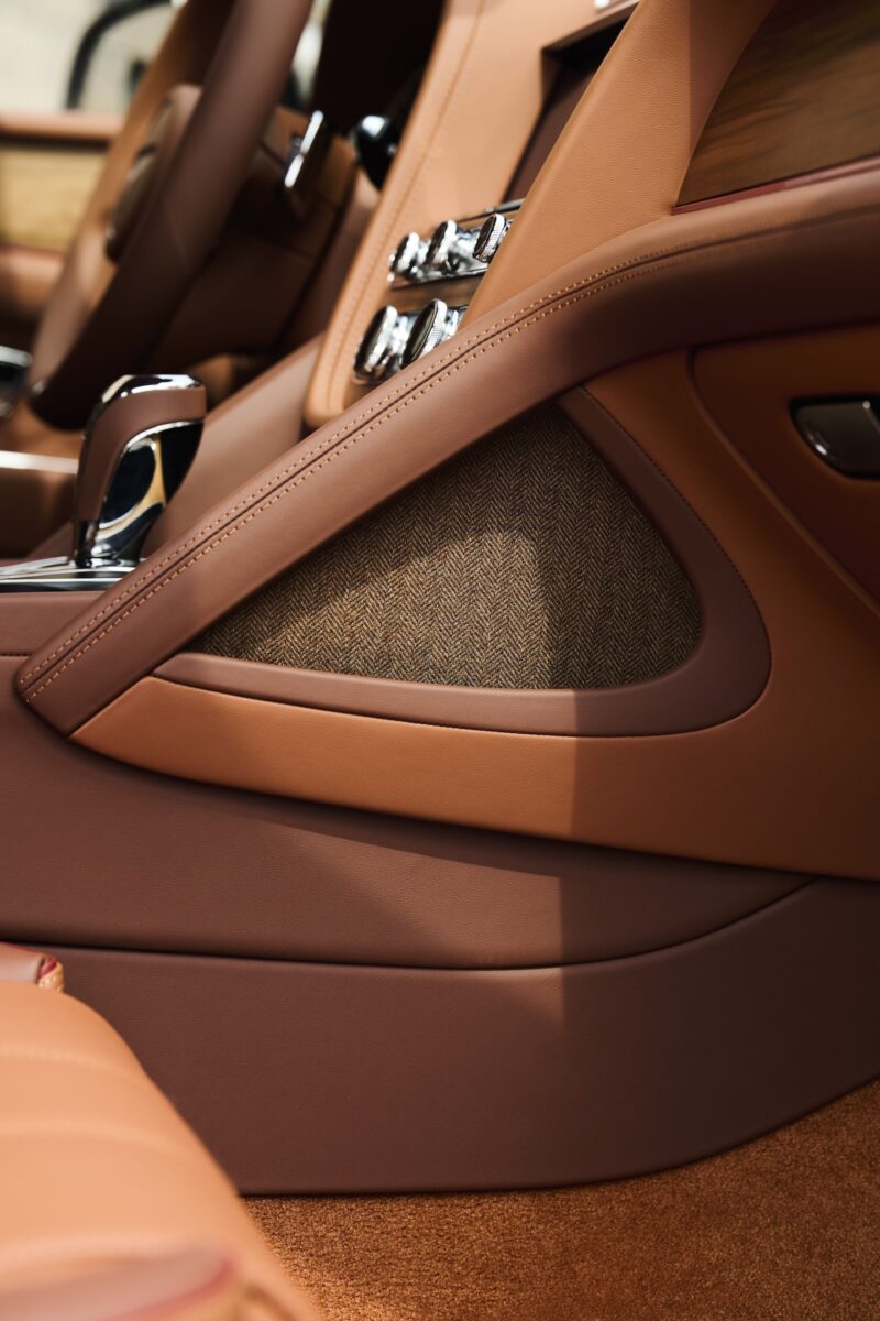 Bentley показа Bentayga Chalet Edition чрез Gstaad Guy