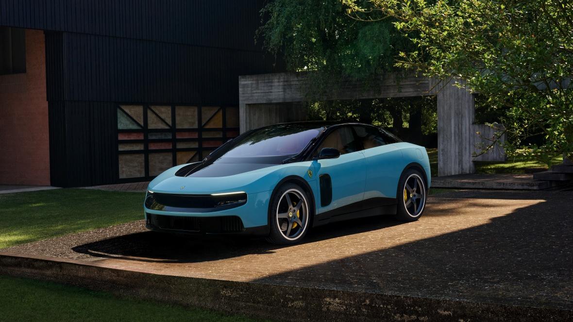 Шефът на Lamborghini обясни отказа от изцяло електрически суперколи след критиките към Ferrari Luce