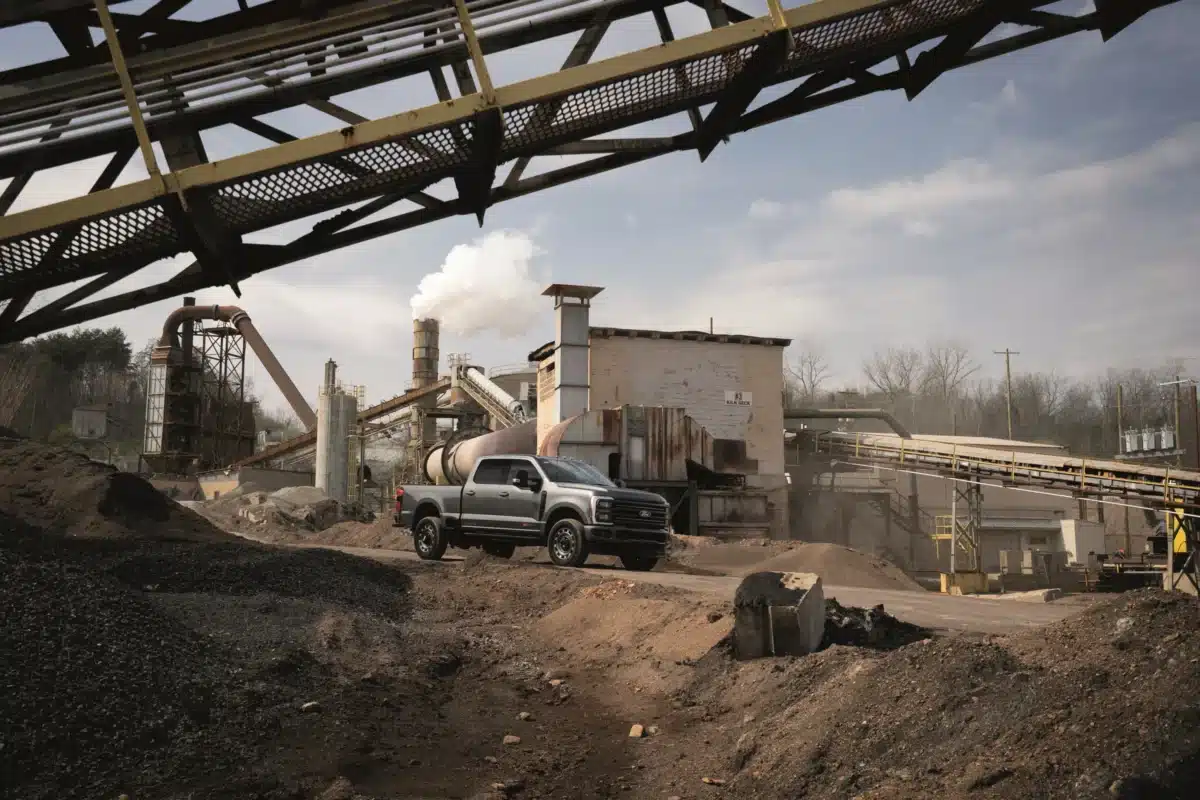 Ford сглоби Super Duty в стил Carhartt