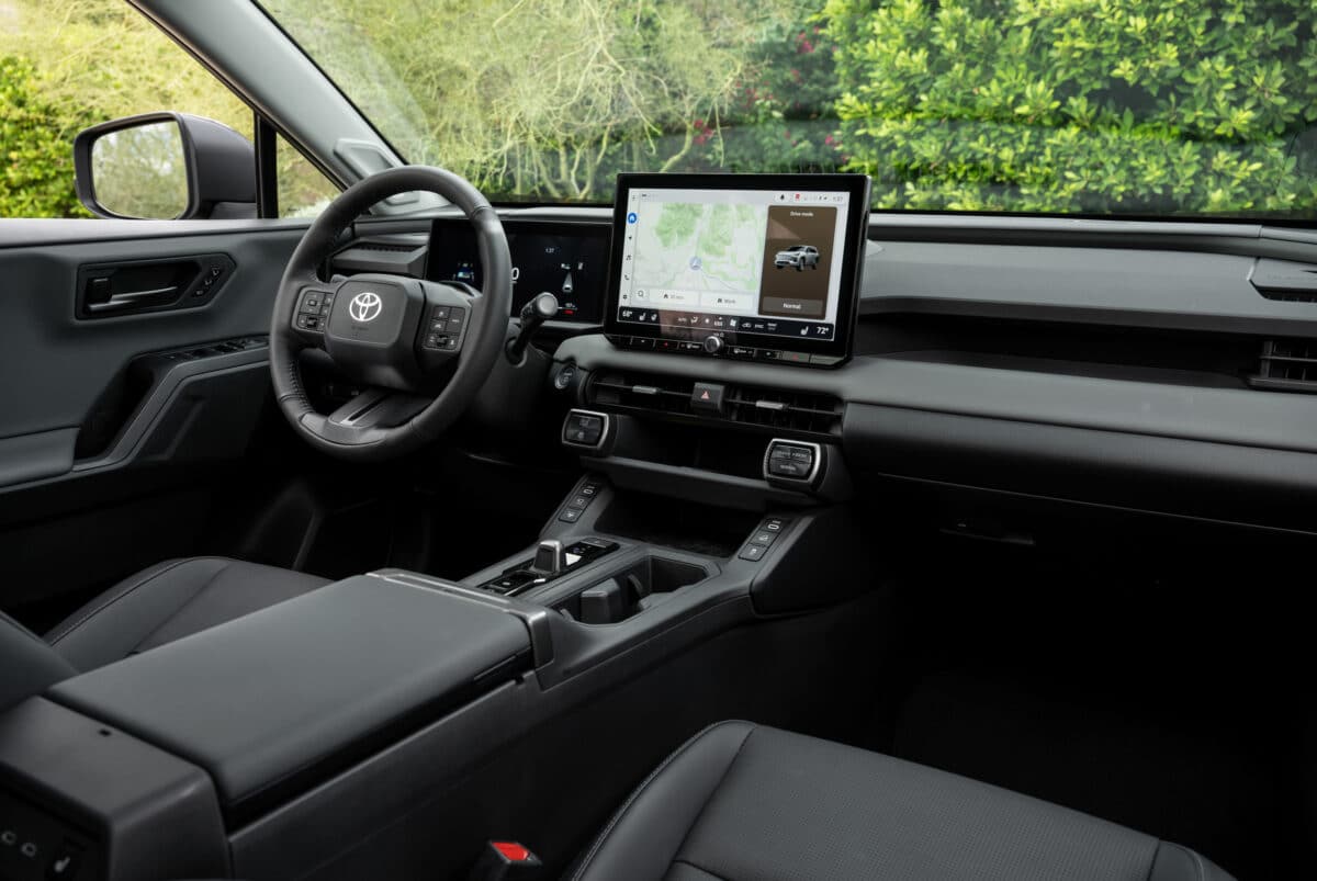 Toyota сериозно обмисля пикап, базиран на RAV4