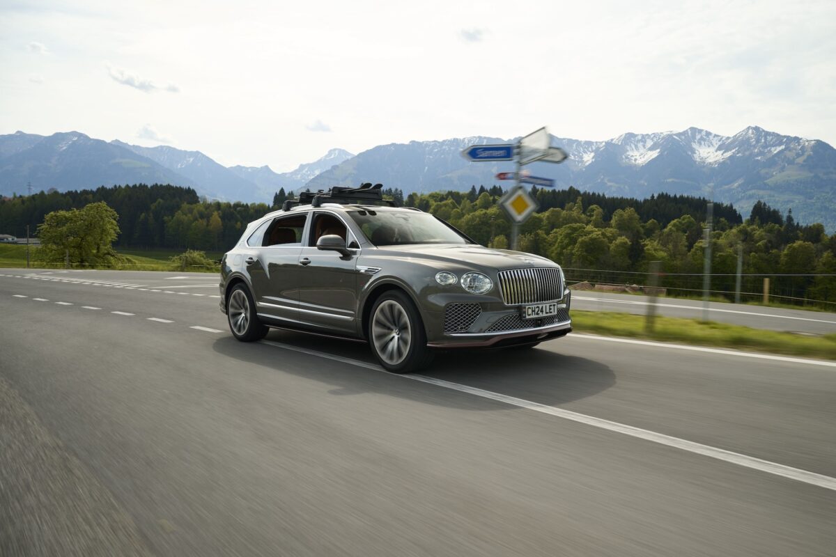 Bentley показа Bentayga Chalet Edition чрез Gstaad Guy