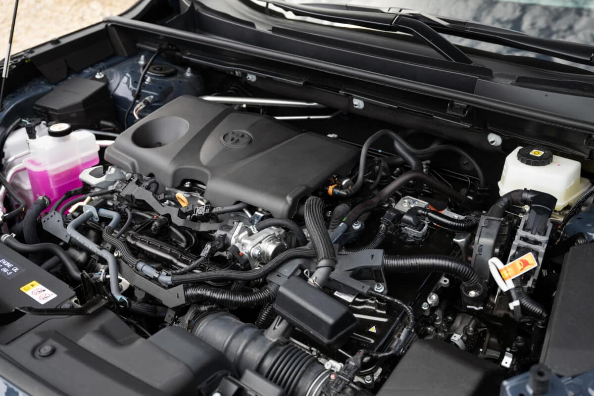 Toyota сериозно обмисля пикап, базиран на RAV4