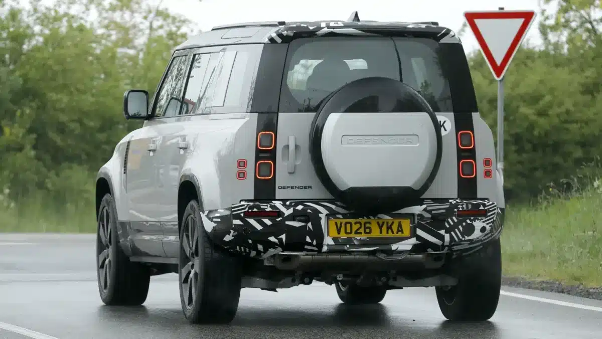 Land Rover Defender промени интериора и екстериора си