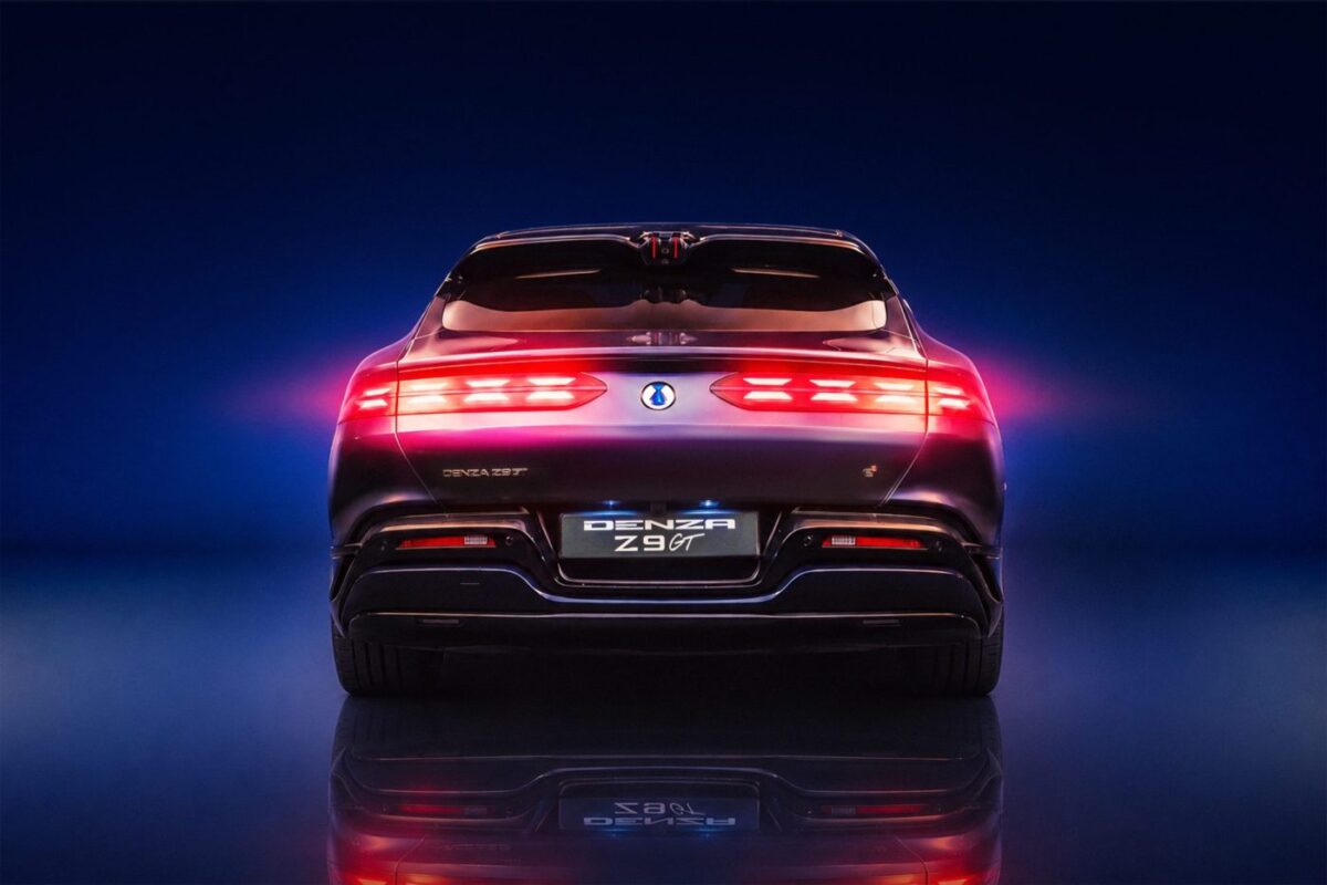 Denza Z9 GT бе продаден за 4 000 във Франция