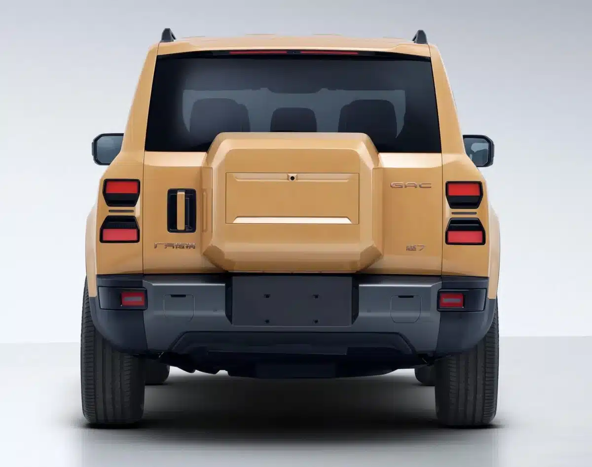 Trumpchi Yue 7 изпробва особеностите на Land Cruiser и Defender