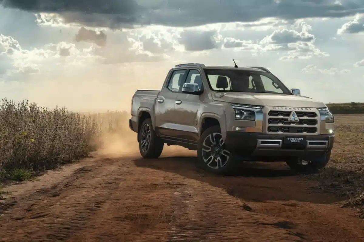 Mitsubishi направи Triton Terra по-скъп и луксозен