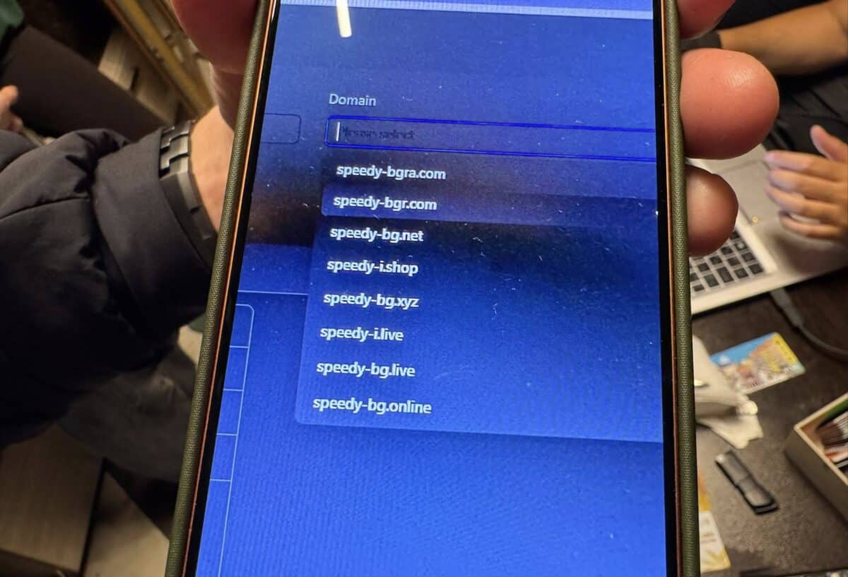 ГДБОП удари схемата с фалшивите глоби: как една SMS измама заля България само за дни