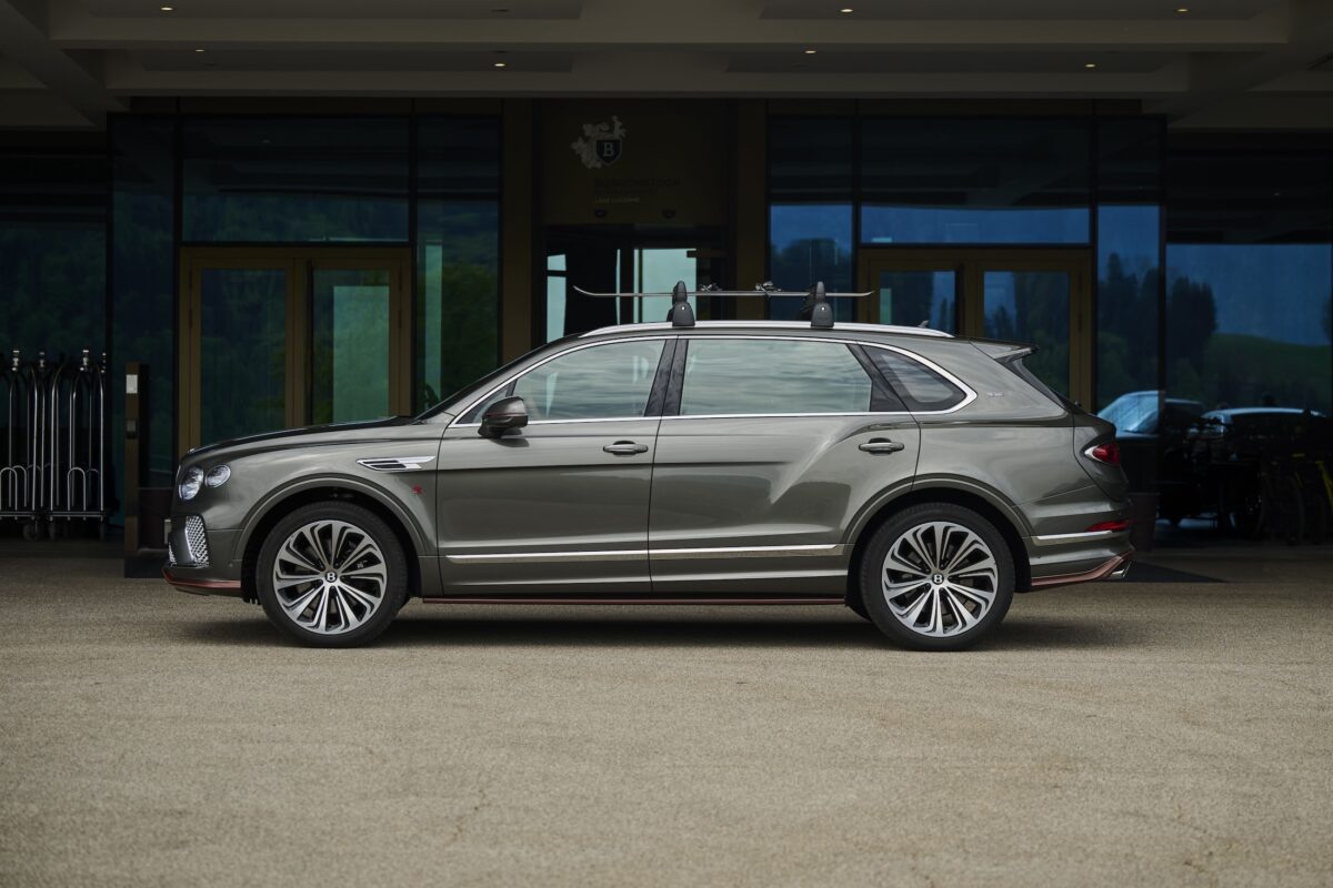 Bentley показа Bentayga Chalet Edition чрез Gstaad Guy