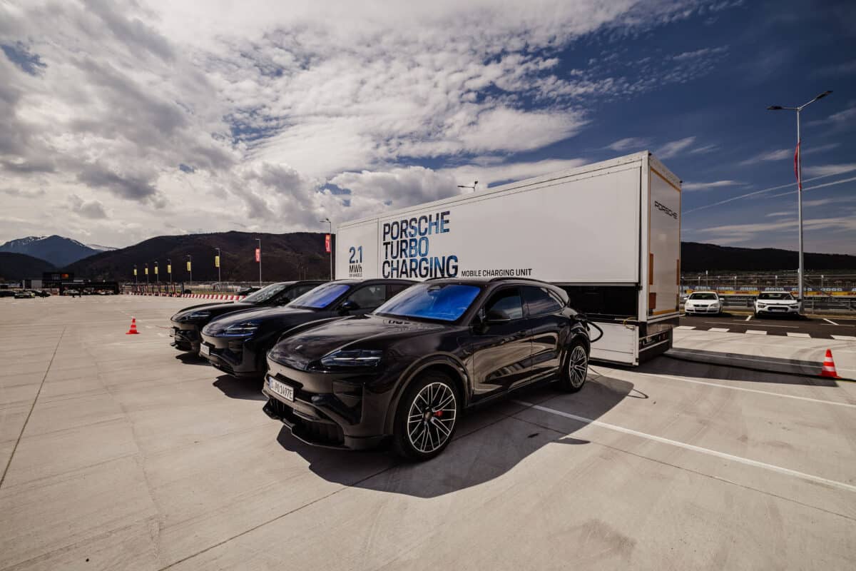 Карахме най-мощното Porsche в историята: 1156 к.с. и 2.5 секунди до 100 – това е Cayenne Turbo Electric