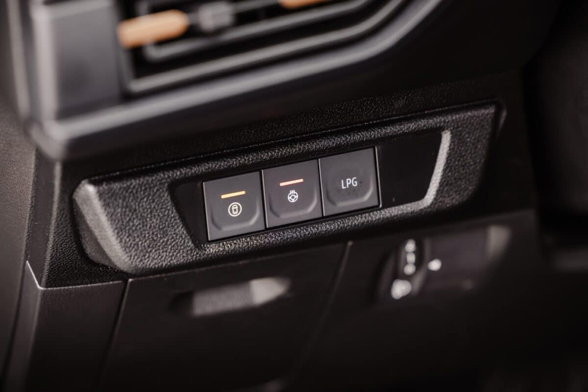 Нова Dacia Sandero с газ и автоматик: комбинацията, която Европа чакаше