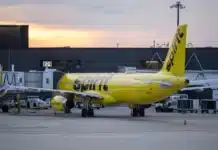 Тиктокър призова хората да купуват акции на Spirit Airlines след внезапния ѝ колапс през уикенда