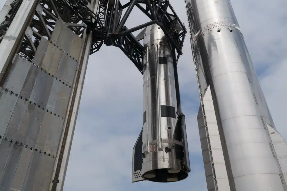 SpaceX отложи за втори път изстрелването на мегаракетата си Starship V3