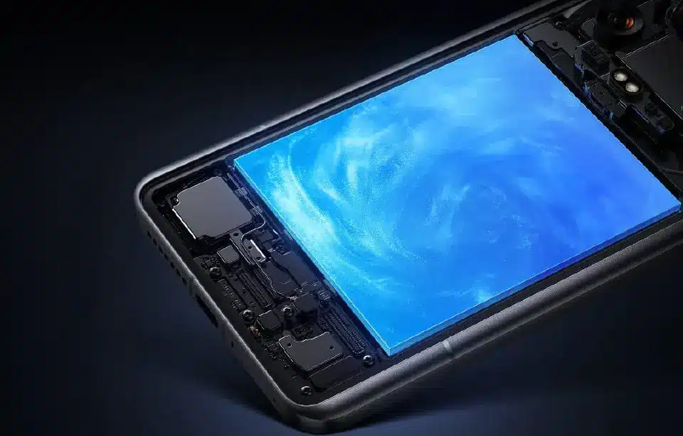 Redmi подготвя „гигантски“ флагман с 7-инчов екран и 10 000 mAh батерия