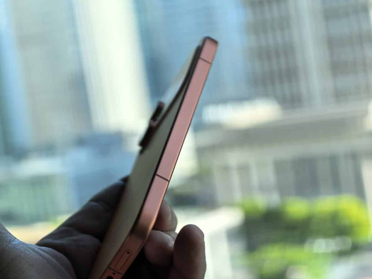 HONOR 600: познат дизайн, огромна батерия и камера, която не очаквахме от средния клас