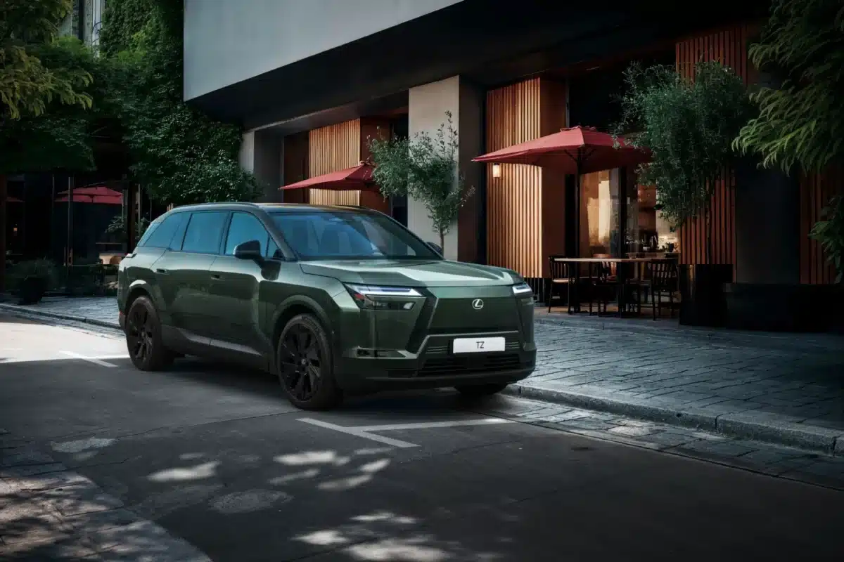 Lexus навлиза в сегмента на големите електрически SUV с 3-редовия TZ с пробег до 483 километра