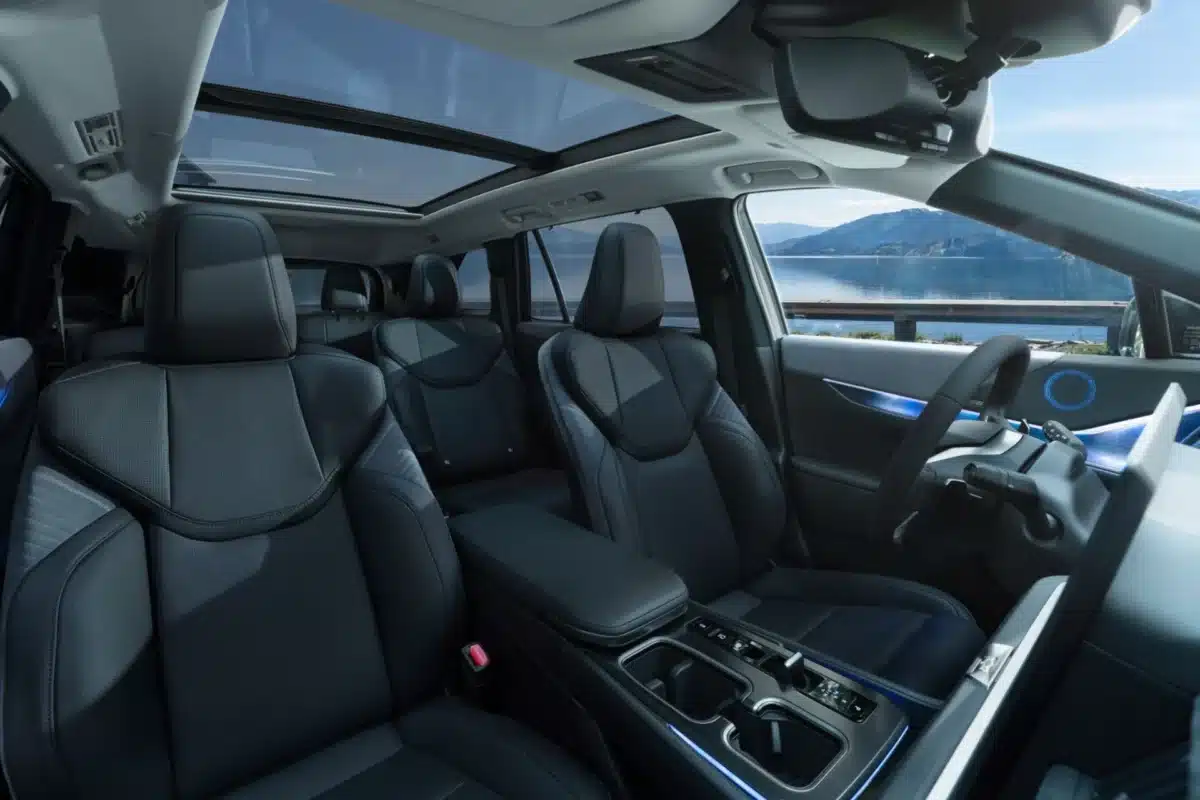 Lexus навлиза в сегмента на големите електрически SUV с 3-редовия TZ с пробег до 483 километра