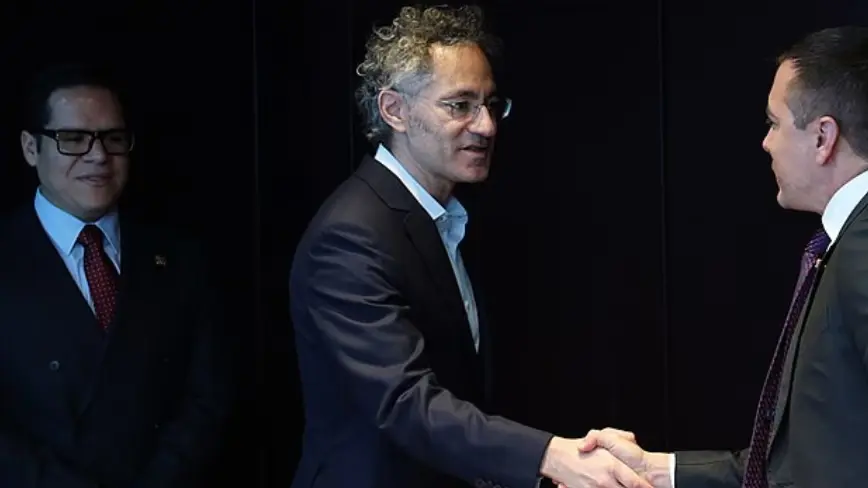 Държавен монопол? Шефът на Palantir очаква до 2 години пълна национализация на ИИ компаниите в САЩ