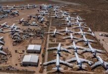 Защо старите самолети се съхраняват в пустинята?