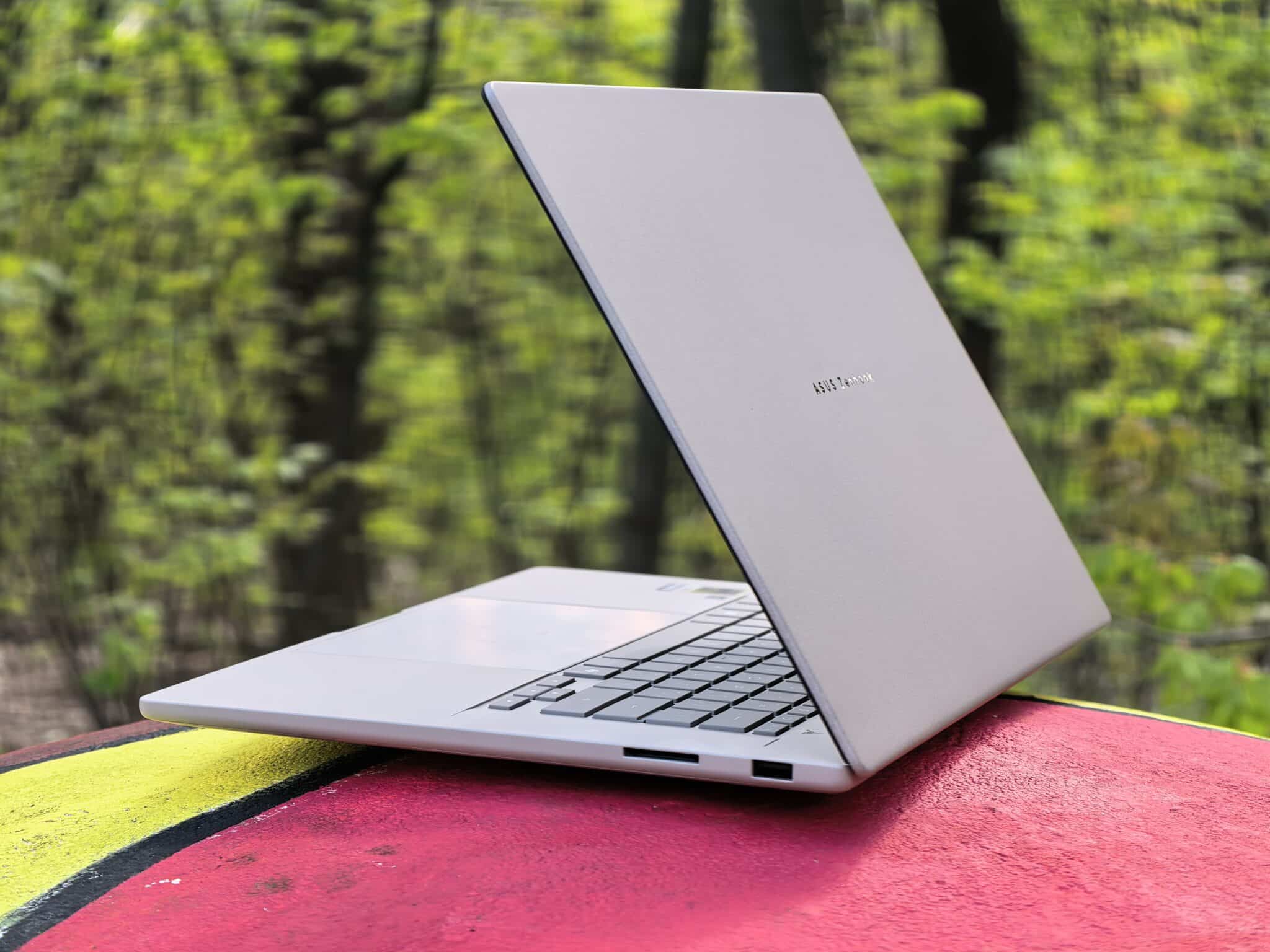 ASUS Zenbook A16: Snapdragon X2 Elite Extreme показва как изглежда бъдещето на Windows лаптопите