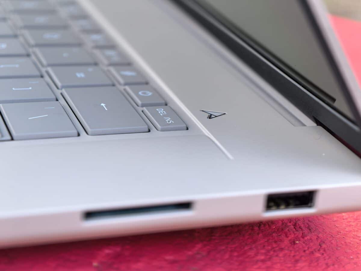 ASUS Zenbook A16: Snapdragon X2 Elite Extreme показва как изглежда бъдещето на Windows лаптопите