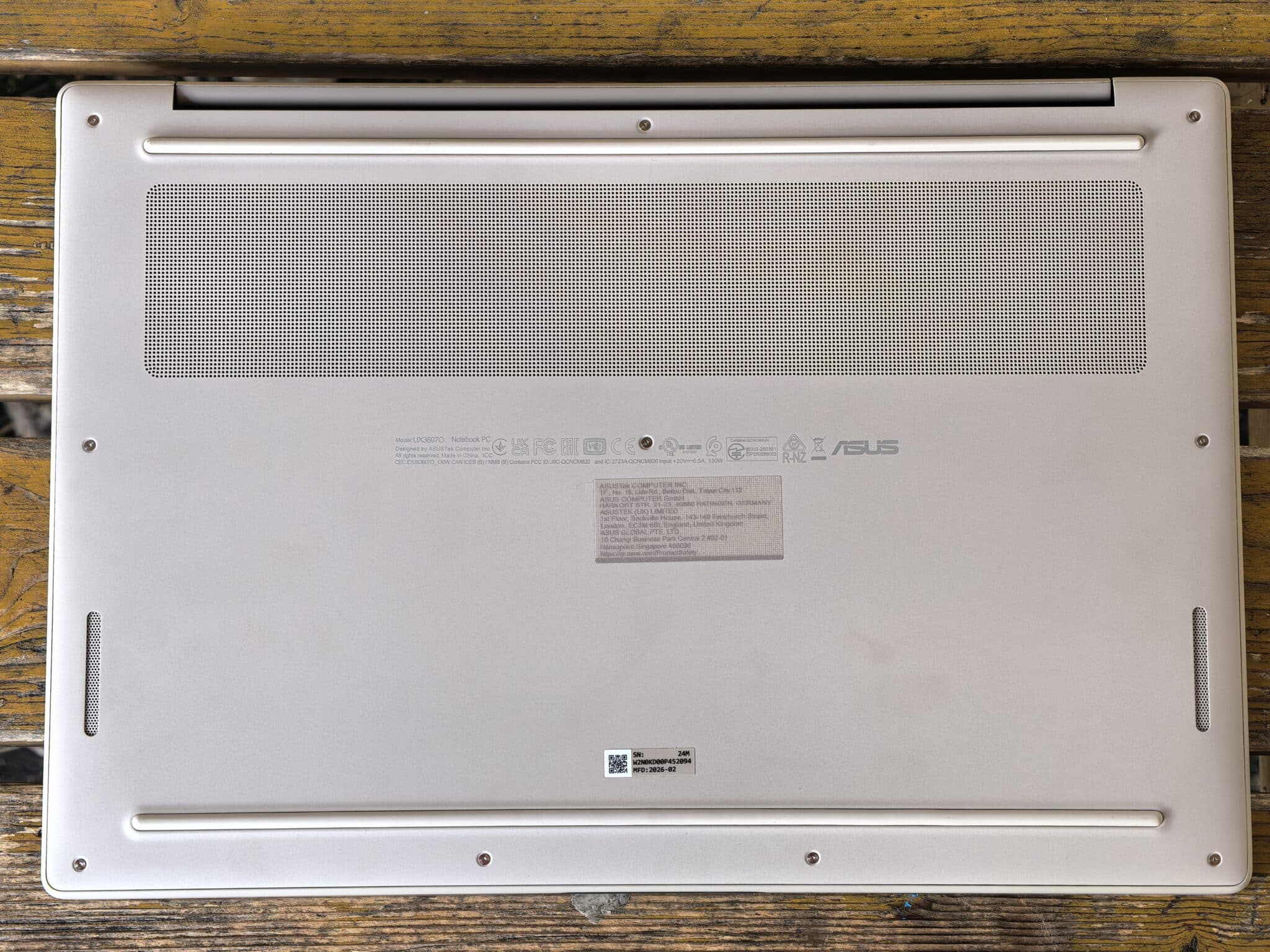 ASUS Zenbook A16: Snapdragon X2 Elite Extreme показва как изглежда бъдещето на Windows лаптопите