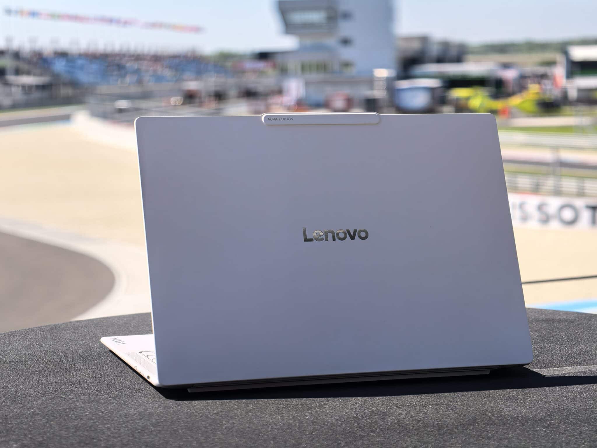 Lenovo Yoga Slim 7 Aura Edition: лаптопът под килограм, който може да ви накара да забравите за MacBook Air