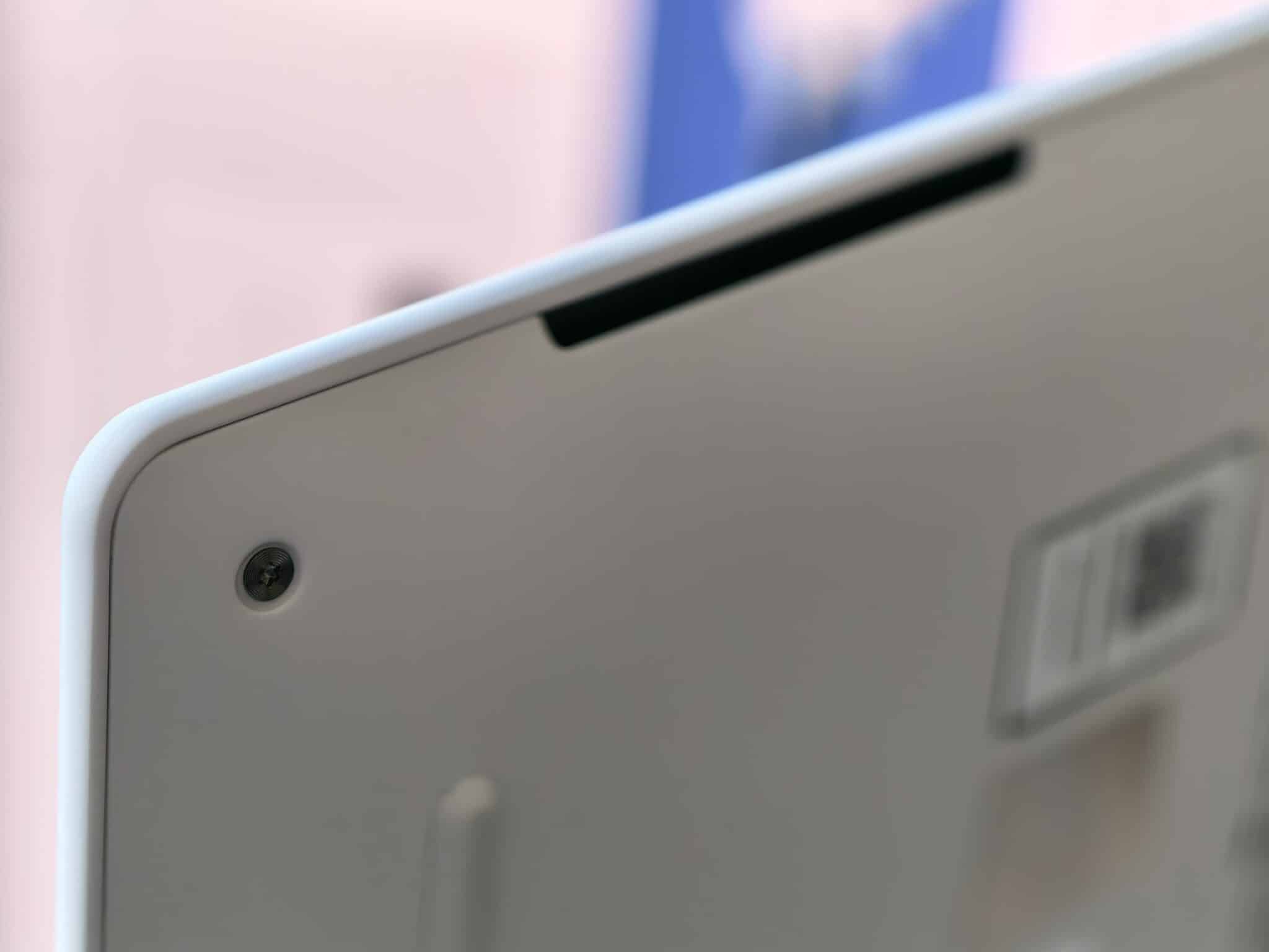 Lenovo Yoga Slim 7 Aura Edition: лаптопът под килограм, който може да ви накара да забравите за MacBook Air