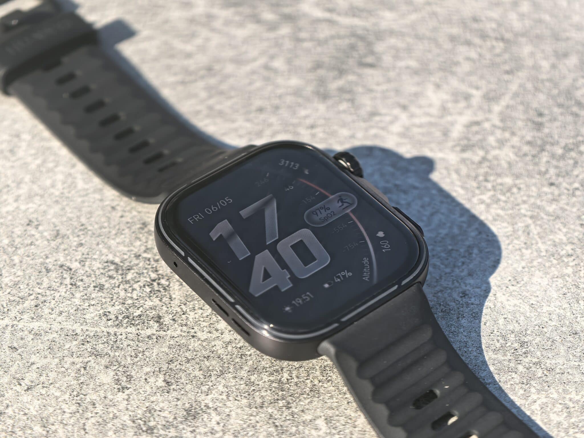 Huawei Watch Fit 5 Pro: часовникът, който тежи едва 30 грама, но прави изненадващо много