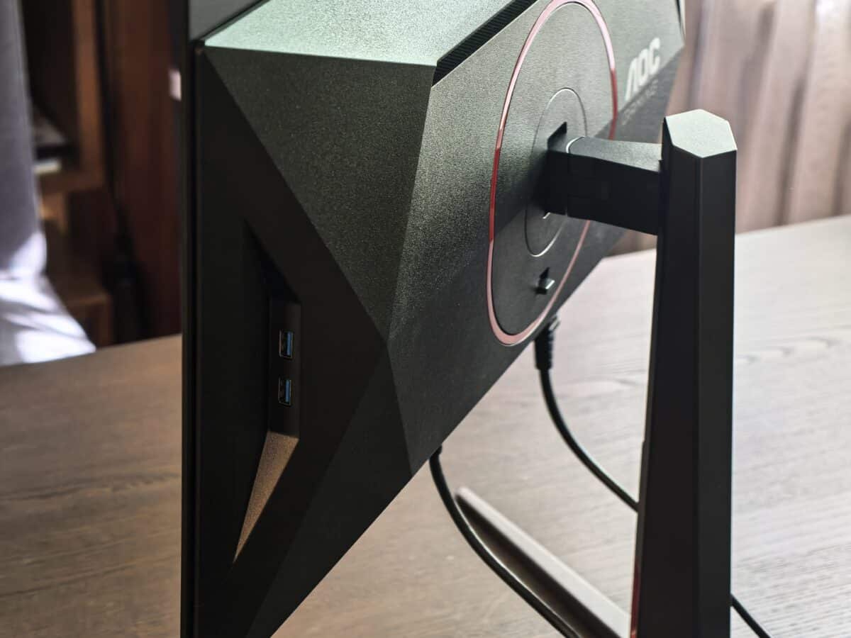 AOC Q27G4ZD: OLED картината вече не е само за богатите геймъри
