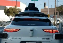 Автономен арест: Роботакси на Waymo заключи вандалстващи младежи в купето и повика полиция