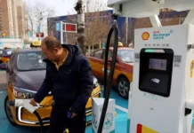 Горивната криза ускори масовото внедряване на електрически таксита в Китай