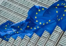 Европейската комисия няма да наложи изискване смарт часовниците и другите носими устройства да имат сменяеми батерии