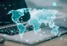 Глобалните доставки на персоналните компютри намаляха за първи път от две години, тъй като пазарът е изправен пред недостиг на памет