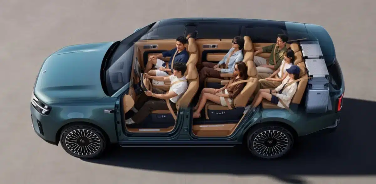 Xiaomi представи серията семейни хибридни SUV-та SkyNomad с пробег до 1706 км на цена от 200