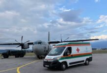 Военният „Спартан“ лети трети ден поред, за да спасява български деца