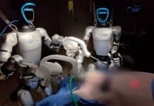 Американски екип проведе първата в света операция с телеуправлявани хуманоидни роботи