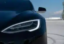Tesla изтегля над 20 000 автомобила Model 3 и Model Y заради прекалено ярки фарове