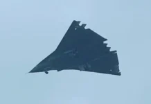 Проектантите на китайския изтребител J-36 предупреждават за опасността от „халюцинации“ на военния AI