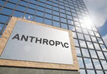 Anthropic е по петите на OpenAI: прогнозираните приходи на компанията достигнаха $65 млрд