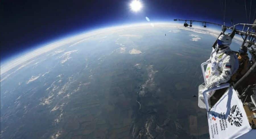 Руснак постави световен рекорд със скок от 11,5 км при –59°C