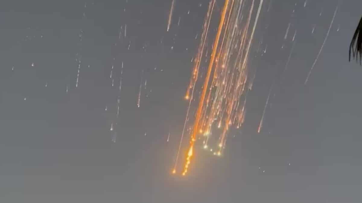 Всяка седмица на Земята падат над 1 тон отломки от космически отпадъци