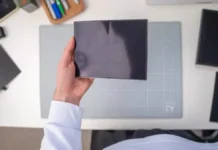 Samsung Display разработва стъклото CTG за OLED дисплеите: Минимизиране на гънката при сгъваемите устройства