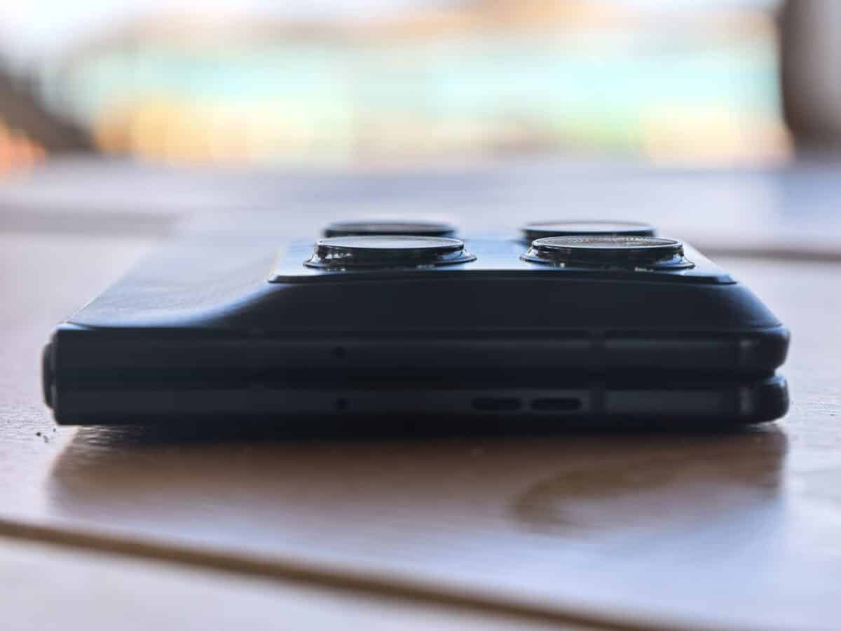 Motorola razr fold FIFA Edition: Motorola влезе на терена и е готова за обрат в резултата