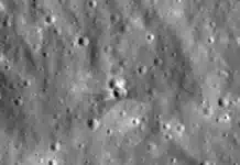 НАСА показа снимки на кратера, образуван от разбиването на степен от ракета Falcon 9 на Луната