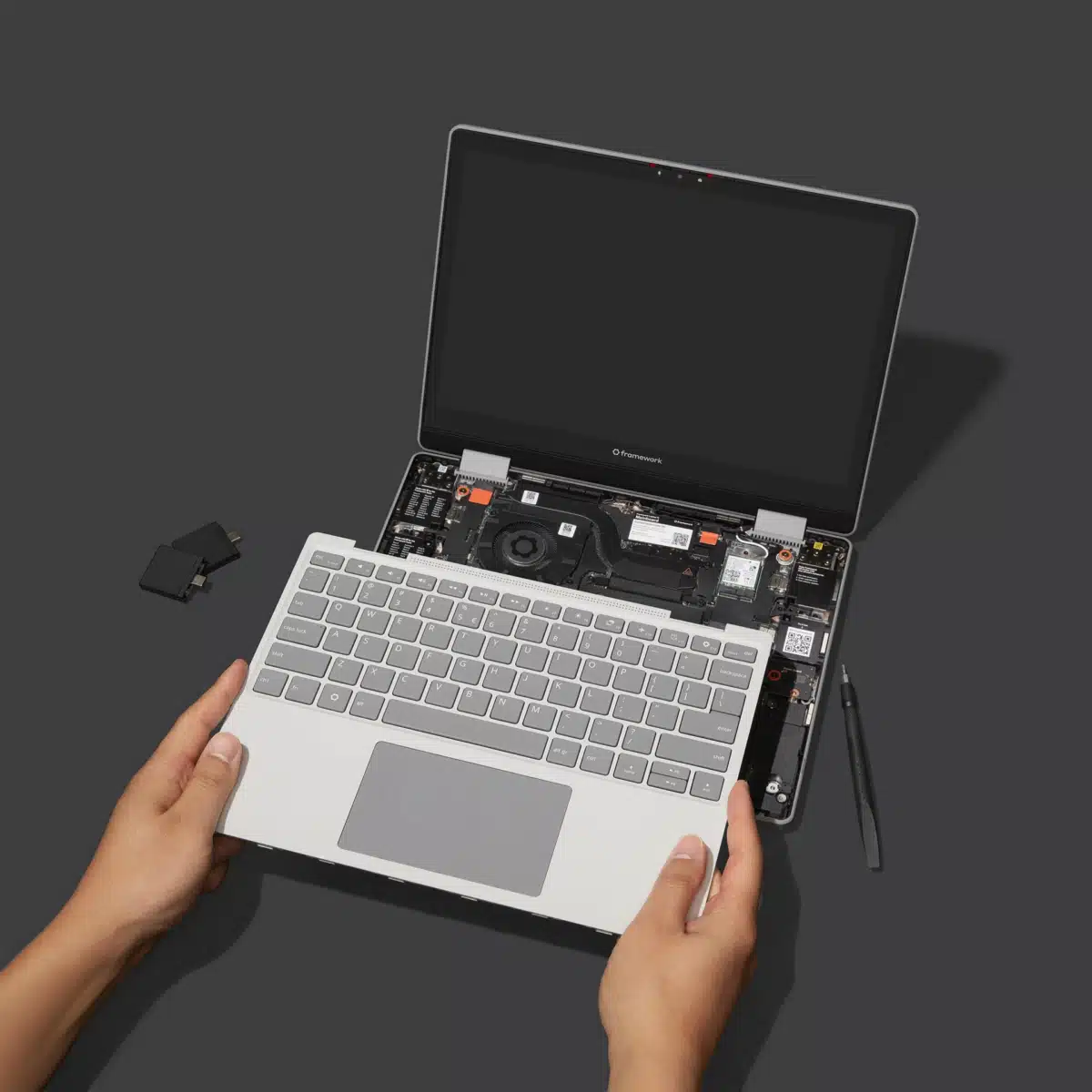 Framework обнови най-достъпния си модулен лаптоп с нови процесори, Wi-Fi 7, Thunderbolt 4 и скенер за пръстови отпечатъци