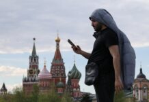 Интернет само за „одобрени“ сайтове: две от три мобилни връзки в Русия вече са ограничени