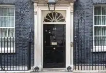 Хакери публикуваха резиденцията на британския премиер в Booking: платформата прие плащането без никакви въпроси